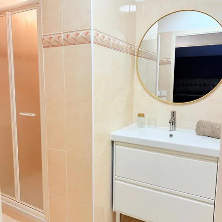 Les 3 Iles 2 Pieces Climatise A 50 M Des Plages Daire