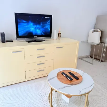 Les 3 Iles 2 Pieces Climatise A 50 M Des Plages Apartman