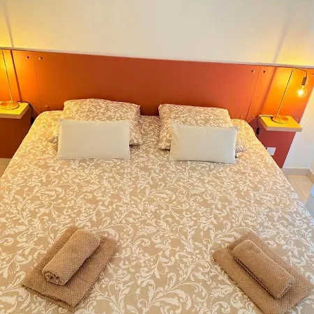 Apartment Les 3 Iles 2 Pieces Climatise A 50 M Des Plages